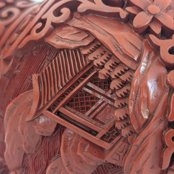 Vintage/Estate Red Carved Chinese Cinnabar Vase With Brass and Blue Enamel - Picture 16 of 17